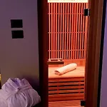 Leoni & Private Отель 3*