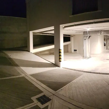 Hotel Leoni & Private