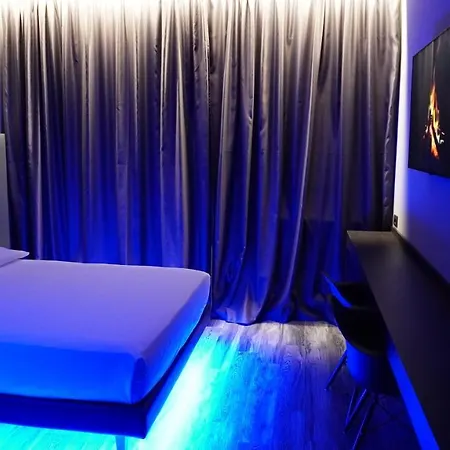 2leonimhotel Hotel