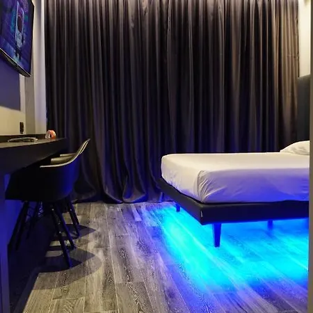 Hotel Leoni & Private 3*