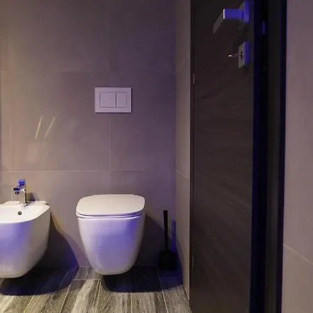 Hotel Leoni & Private 3*