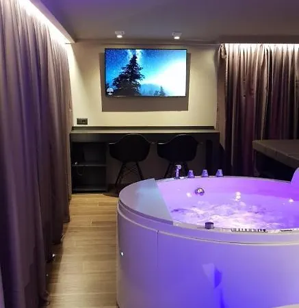 2leonimhotel Hotel