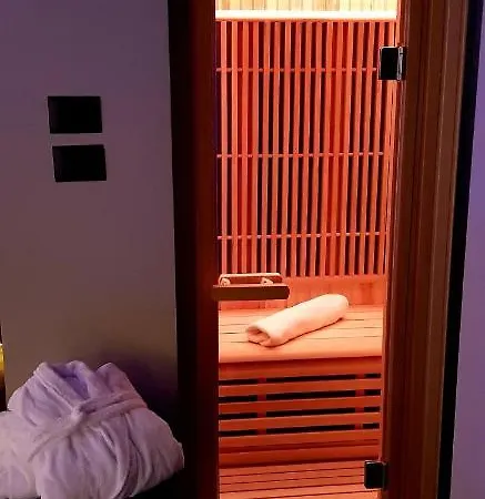 Leoni & Private Hotel 3*