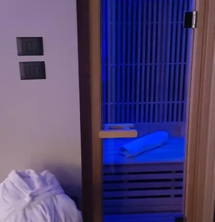 Hotel Leoni & Private 3*