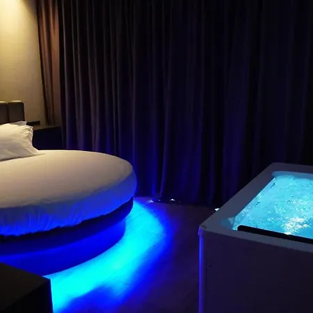 Hotel Leoni & Private 3*