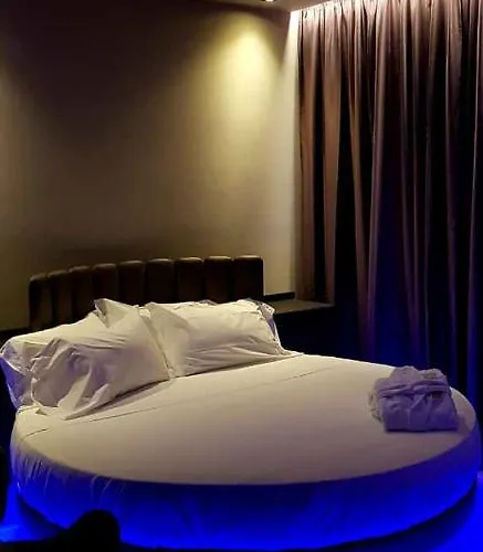 Leoni & Private Hotell