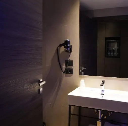 Leoni & Private Ξενοδοχείο 3*